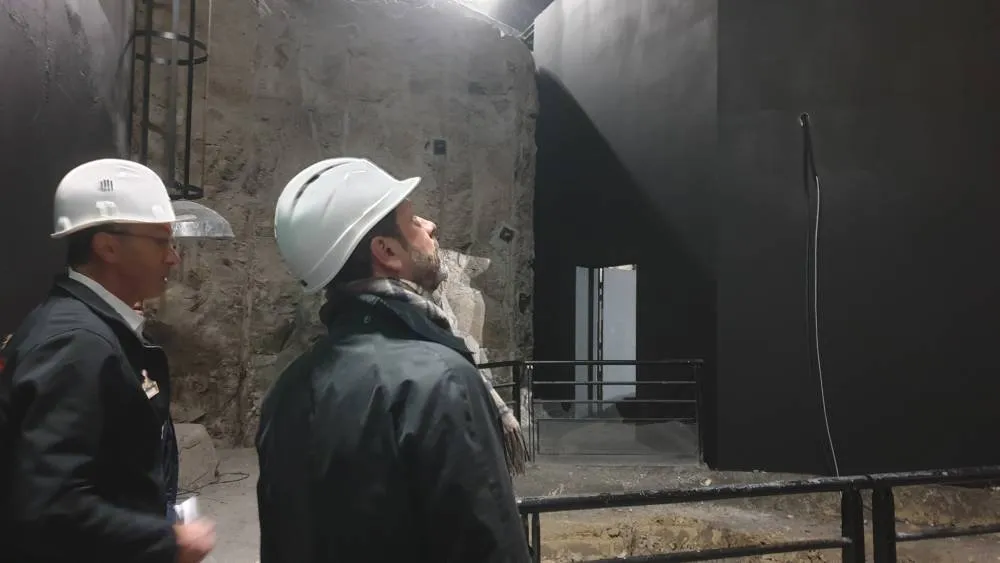 Fabrice Pannekoucke visite le chantier de Destination Hawaï photo 7 Jours à Clermont