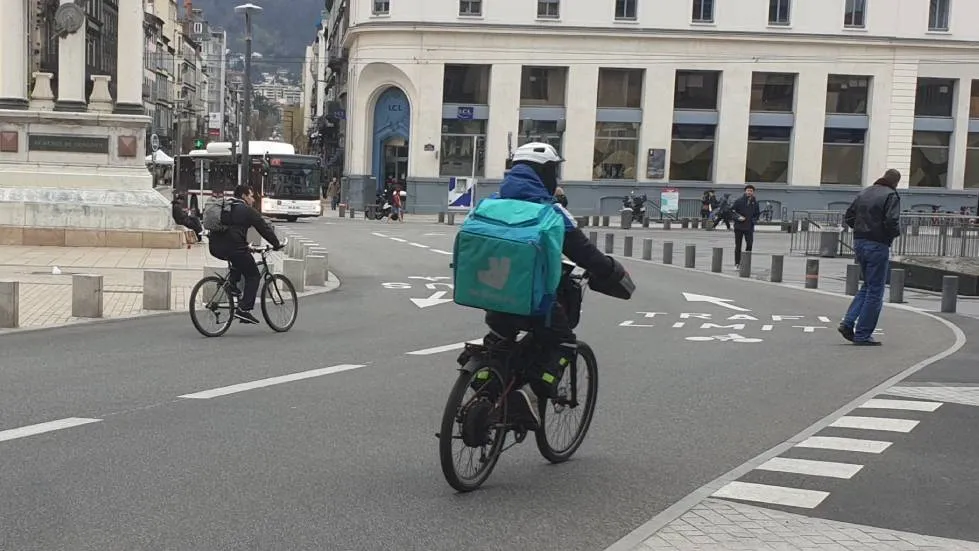 Livreur Deliveroo Photo 7 Jours à Clermont
