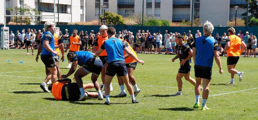 Joueurs de l'ASM reprise en publique Photo P. Thivat
