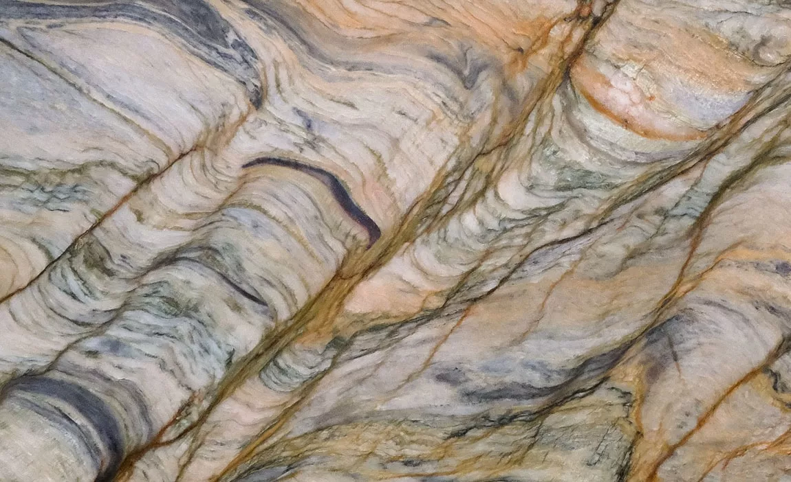 Fusion Quartzite Color angola black