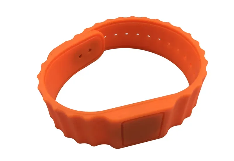 A 13.56 MHZ RFID Windbandbandband oo ka samaysan silicone oranji, Feejignaanta soo-daynta, Fikirka cabirka cabirka, iyo isku dhafan tikniyoolajiyadda RFID.