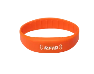 شريط RFID باللون البرتقالي, featuring the text "RFID" باللون الأبيض, هي واحدة من نطاقات RFID متعددة الاستخدامات المصممة لتلبية احتياجات الأمان وتحديد الهوية المتنوعة.