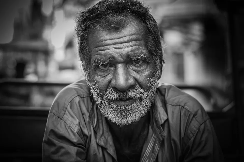 Mature Hairline - All You Need to Know Pixabay - https://pixabay.com/photos/old-man-portrait-street-man-old-2687112/