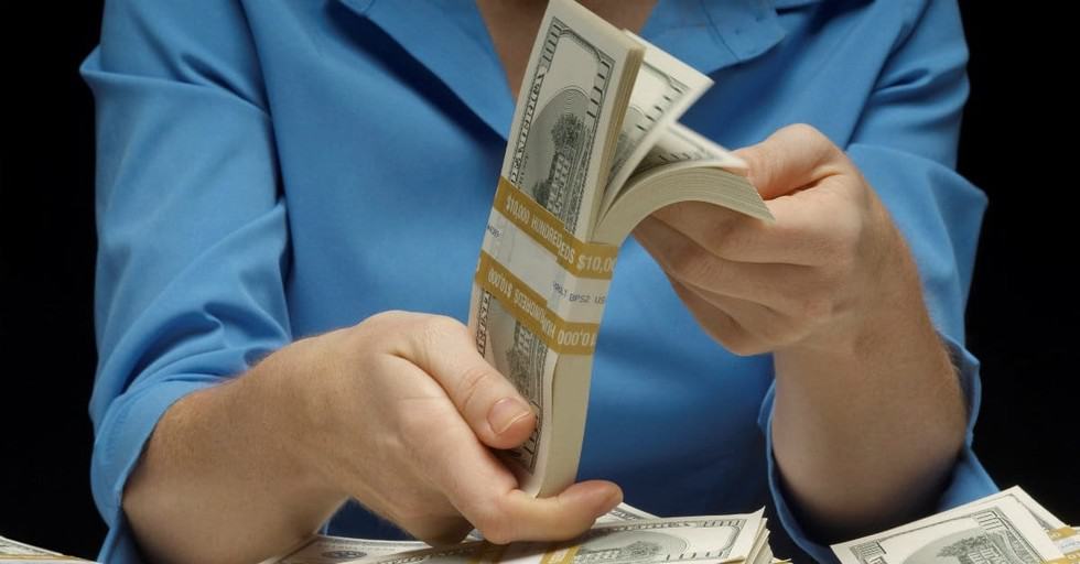 Οι άντρες έχουμε εμμονή με το χρήμα 5 oi antres exoun emmoni me to