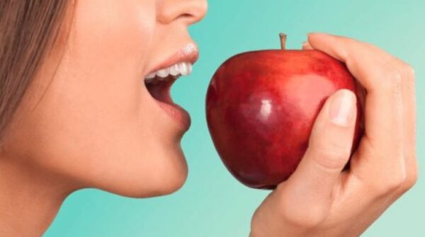 2 apples