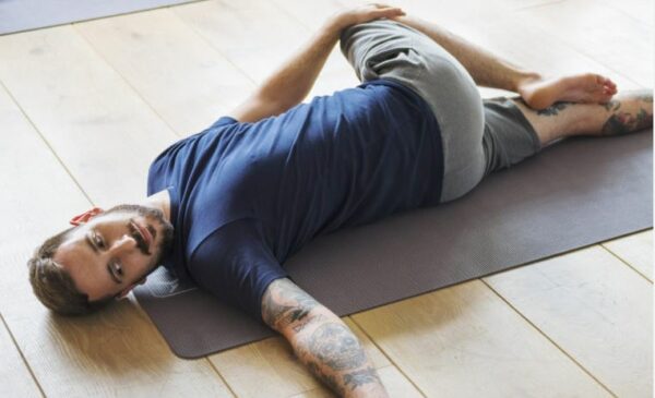 7 lying down body twist