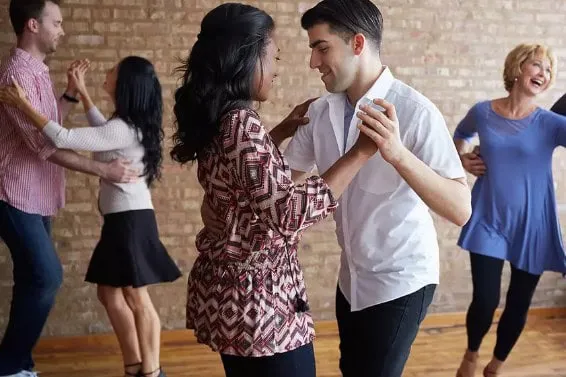 Ραντεβού στα οικονομικά 3 salsa