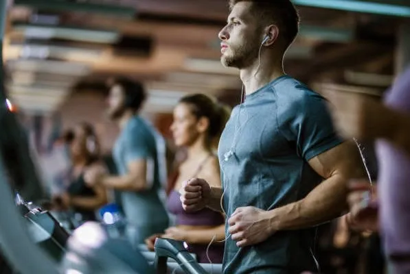 Πώς να κάψεις τα κιλά των διακοπών με τρέξιμο στον διάδρομο 6 runningholiday1