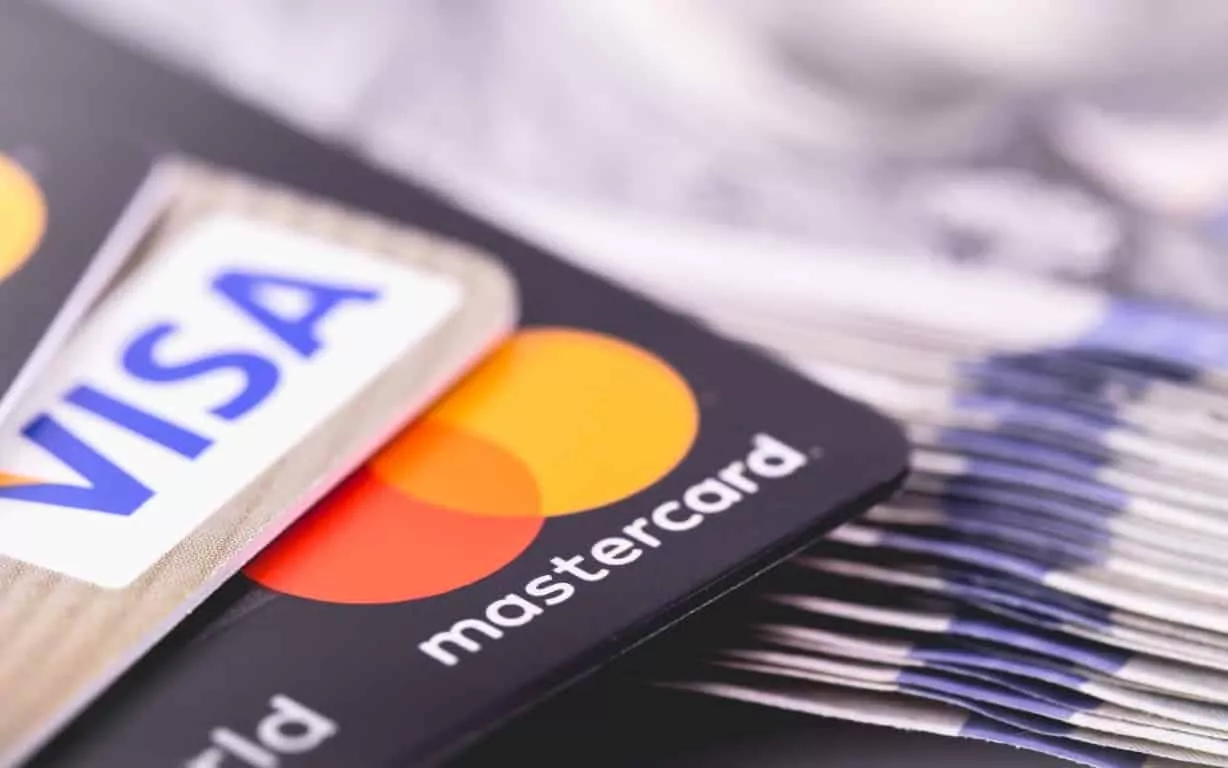 Quelles sont les différences entre Visa et Mastercard