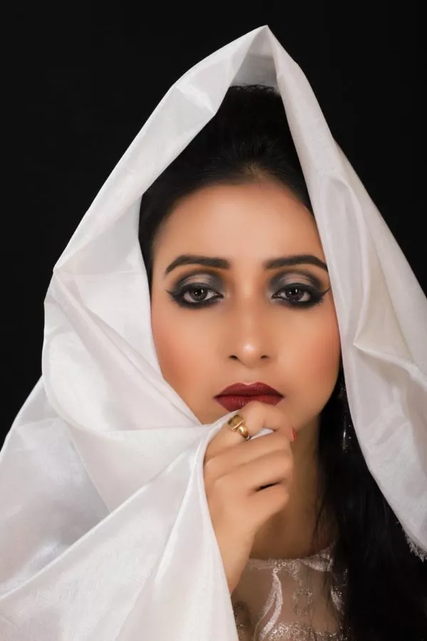 Eyeliner _ Comment bien le choisir et réaliser un trait d’eyeliner parfait