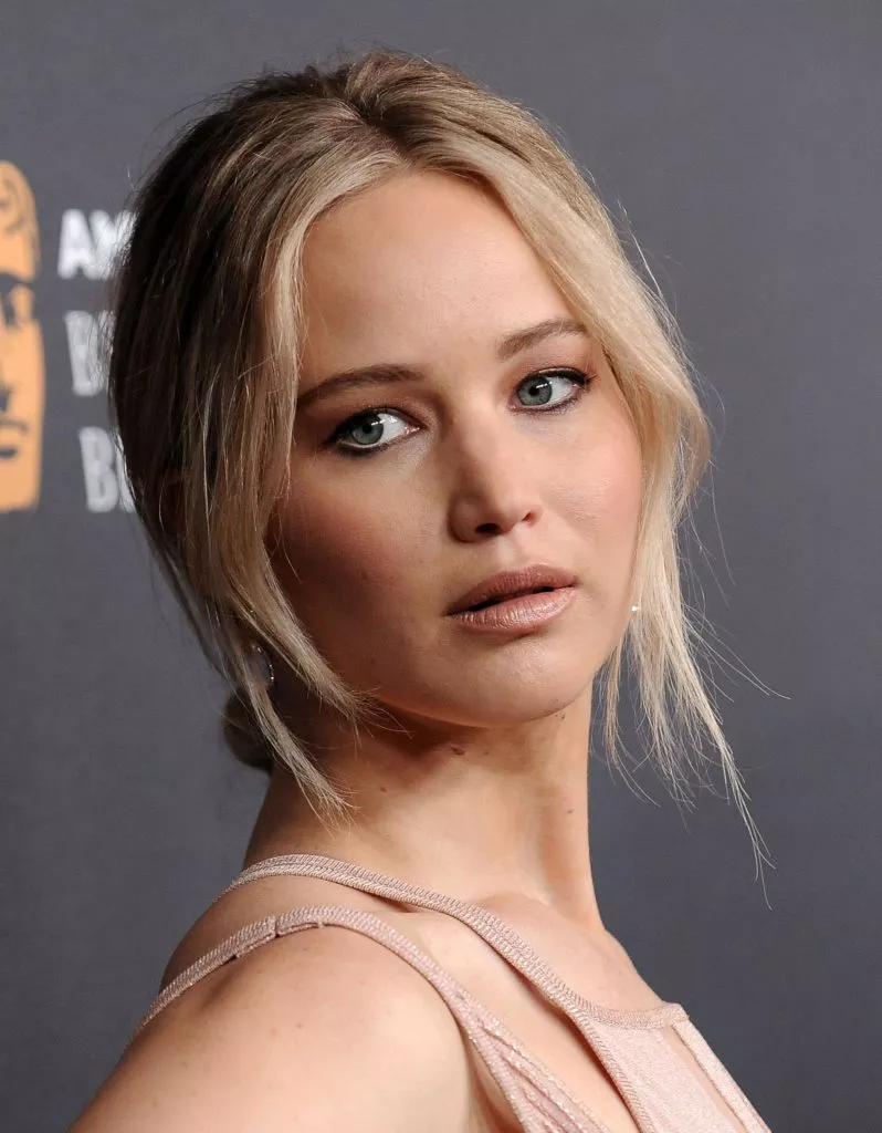 Comment s'inspirer de la routine beauté de Jennifer Lawrence ?, image size:798x1024