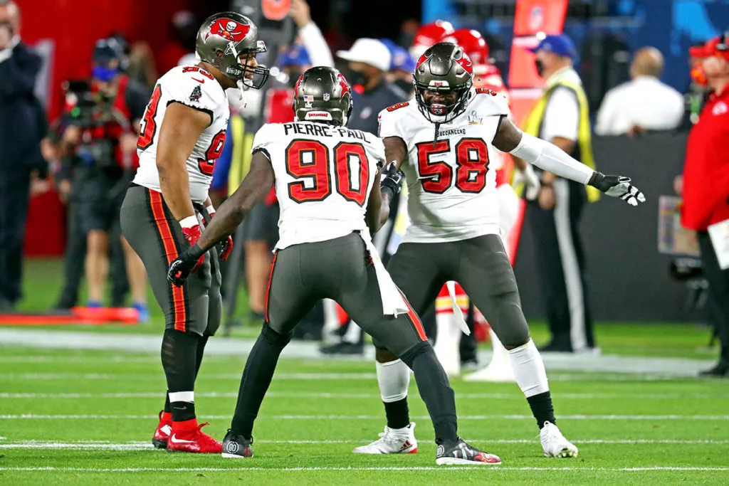 Sr'S Fab 5: Bucs' Defensive Front Has Not Been Good Enough This Year 8 Bucs Olbs Shaquil Barrett Andjason Pierre-Paul And Dt Ndamukong Suh