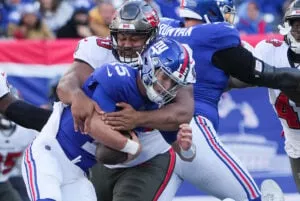 2-Point Conversion: Bucs Have A &Amp;Quot;Get Well&Amp;Quot; Game Vs. Giants 4 Bucs Dt Vita Vea And Giants Qb Tommy Devito