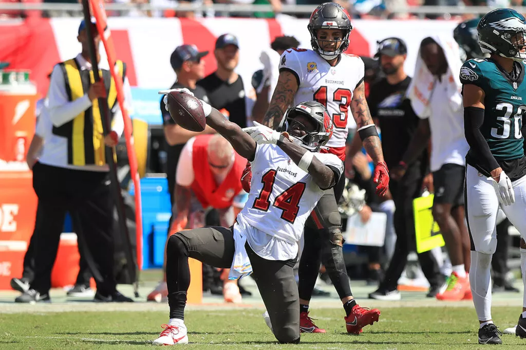 Sr'S Fab 5: Bill Belichick To The Bucs? Nope. 12 Bucs Wrs Chris Godwin And Mike Evans