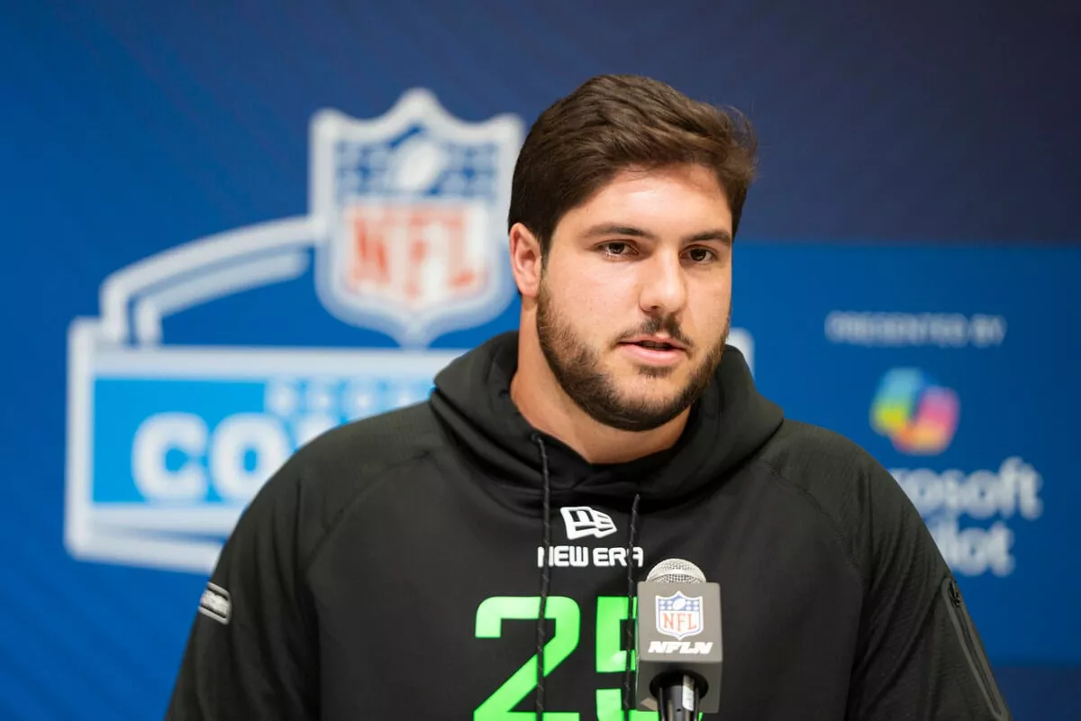 Nfl: Combine Bucs C Jake Majors