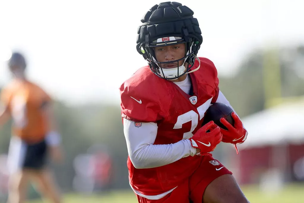 When Will Rachaad White, Other Injured Bucs Return? 3 Bucs Rb Josh Williams