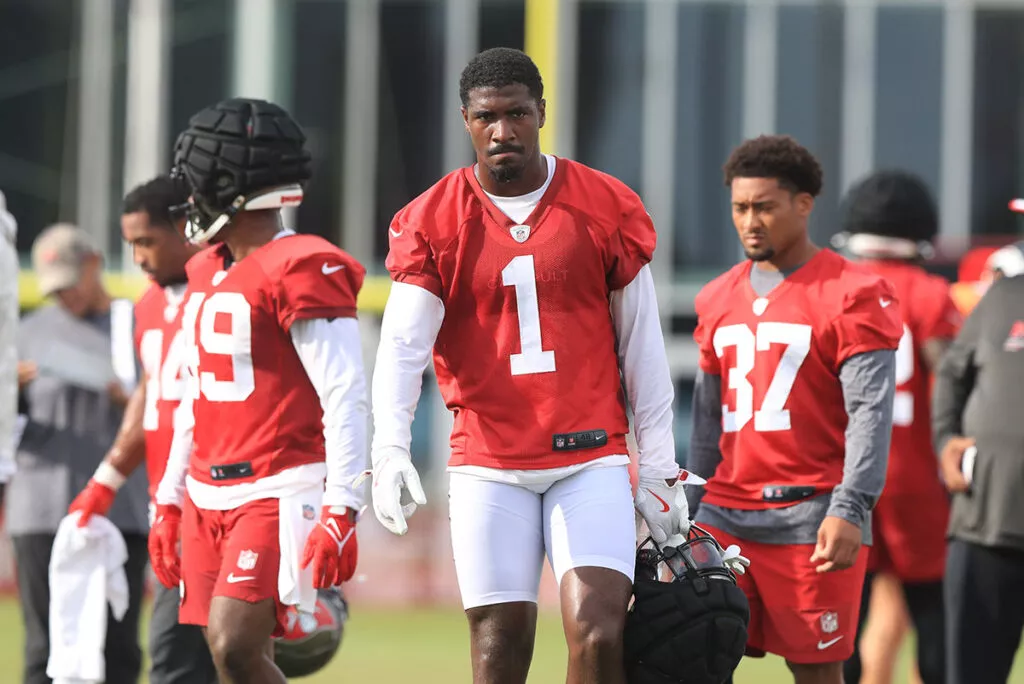Bucs Camp Insider 8-11: Baker Mayfield Looks Sharp, Three Returns On Offense 9 Bucs Rb Rachaad White