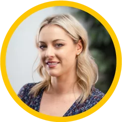 Headshot for PRI Graphic's customer service rep, Jessica.