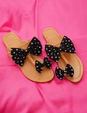 Black Retro Bow Kolhapuri Chappal