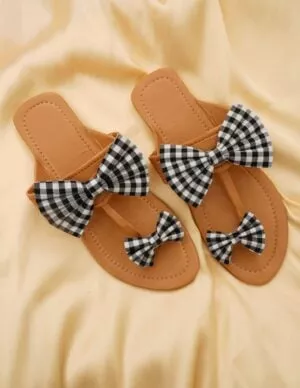 White Retro Bow Kolhapuri Chappal