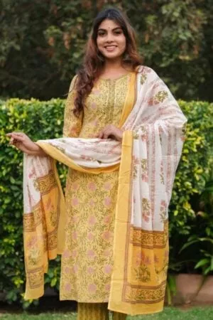 Purelylush Yellow Printed Gotta Patti Kurta Set & Mask