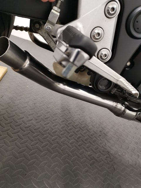Suzuki GSR 750 De cat Pipes by Quill Performance Exhausts UK (2) Suzuki GSXR 600 750 2011 - 2019 L1 - L9 DE CAT suzuki gsxr 600 close-up