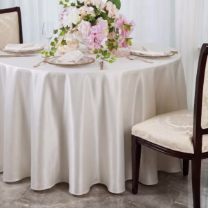 Tovaglia in raso bianco per matrimonio