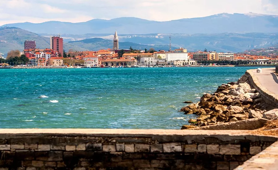Zicht op Koper in Slovenië