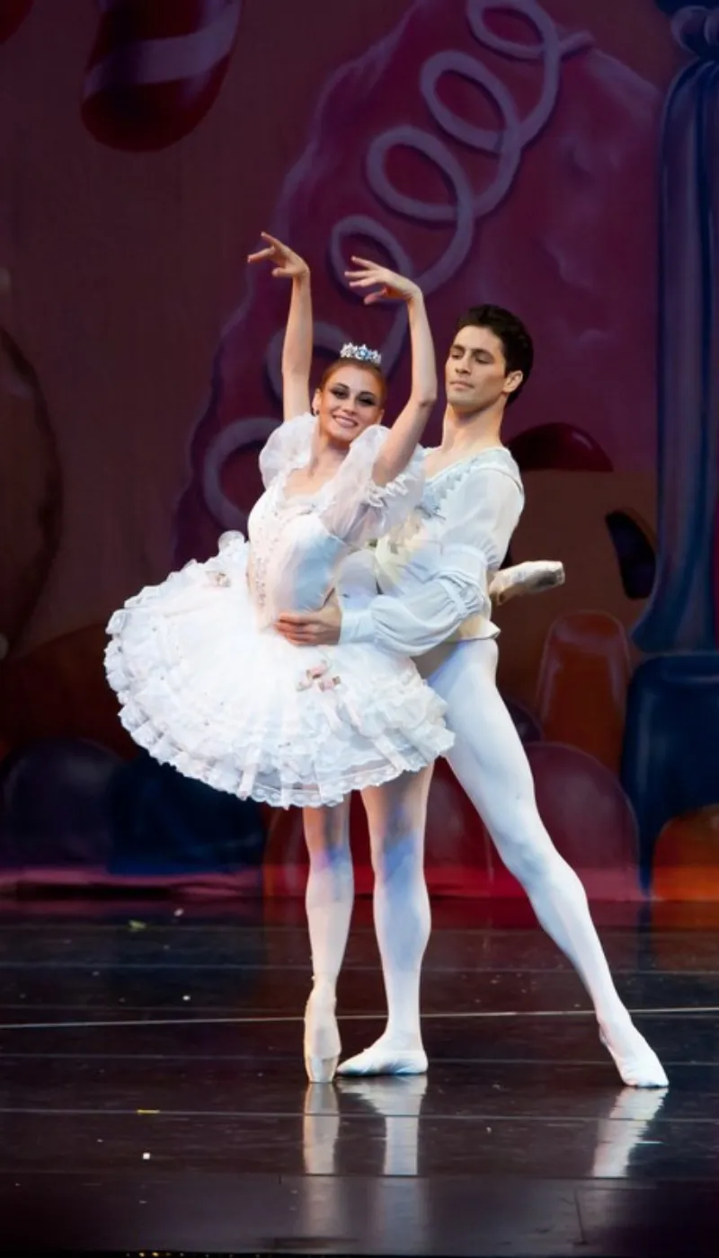https://berqwp-cdn.sfo3.cdn.digitaloceanspaces.com/cache/www.ucofballet.com/wp-content/uploads/2025/10/pro_program-jpg.webp?bwp